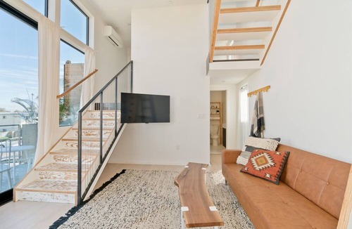 Ocean Beach House | Heavily Discounted & Thoroughly Clean @ the Beach