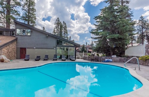 Mammoth Lakes Condo | Remodeled Nov ‘22 Cozy Mammoth Condo - Walking Distance to Canyon Lodge