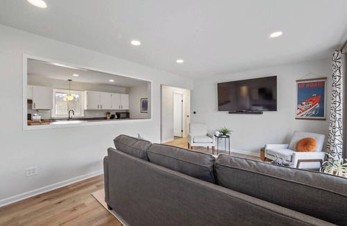 Manistee House | Locals Landing: Modern Family Retreat midway to Casino, River, & Lake Michigan