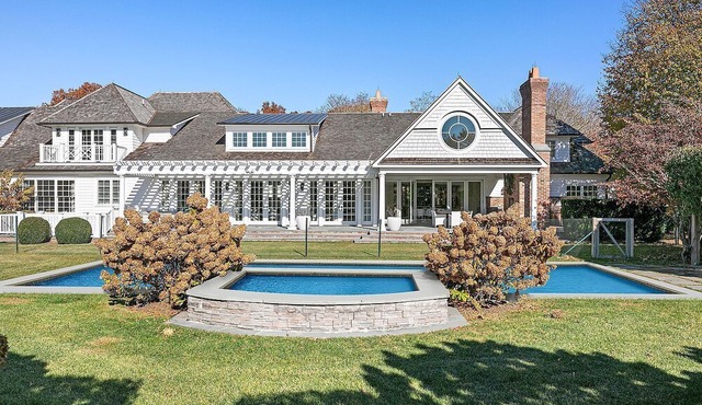 Green Hollow Estate - 9 acres, 14k ft, Tennis Court, Pool, Hot Tun & much more! in East Hampton