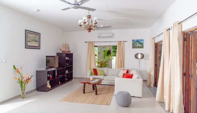 2-bed Apt, Sleeps 5, Near Beau Vallon Beach