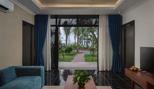 Royal Beach Resort & Residence by EHM in Kiri Sakor