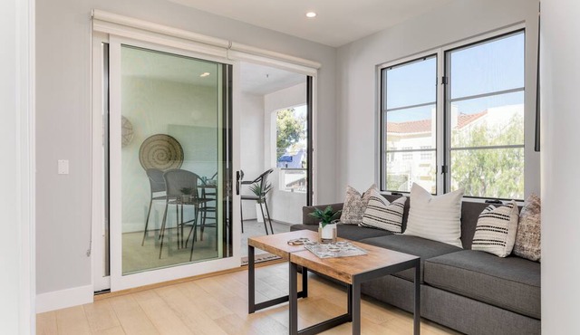 Sea Crown by AvantStay | 5mins from the Beach w/Multiple Terraces! in Corona Del Mar