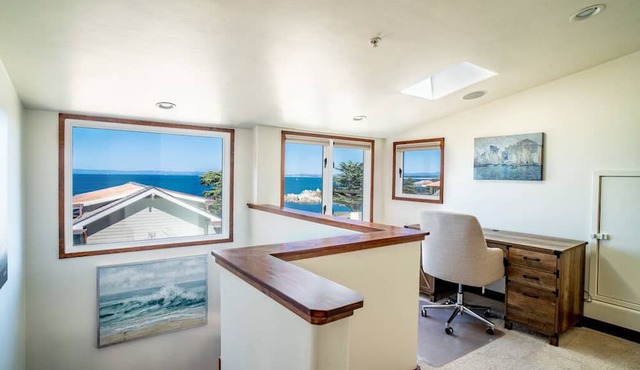 Seafarer - Pacific Grove Beach House - Steps to the Water, Incredible Ocean Views in Pacific Grove