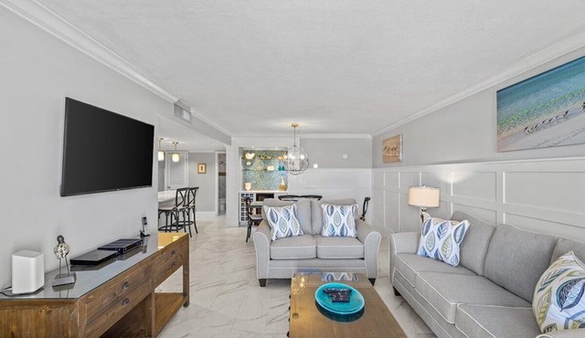 302- Beautiful Gulf-Front condominium With Exceptional Views! in Destin