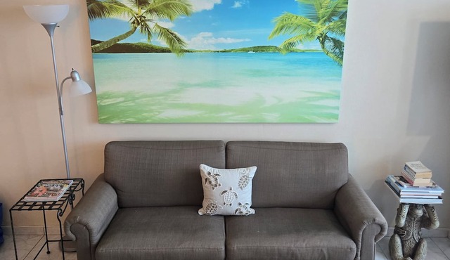 AMAZING BCHFRNT UNIT WITH POOL,TIKKI BAR, FREE PARKNG, WI-Fi, GYM & TENNIS COURT in Miami Beach