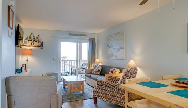 Oceanfront Carolina Beach Condo w/Pool & Views! in Carolina Beach