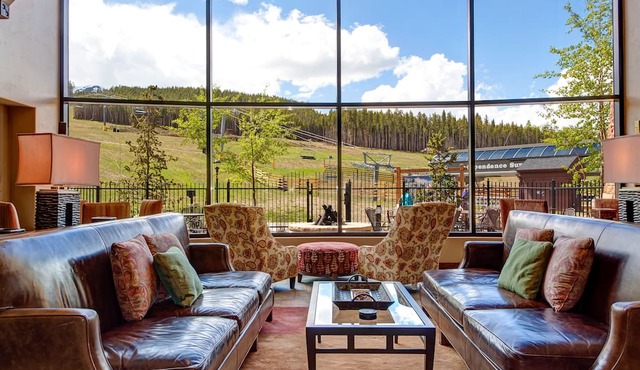 ON THE SLOPES. FAST RESPONSE. Ski Side Corner Unit, Crystal Peak Lodge 2BR/2BA in Breckenridge