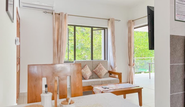 Palm Holiday Apartments in Praslin Island