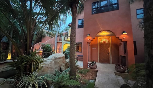 The Casita is a stunning villa in a tropical oasis in historic downtown DeLand. in DeLand