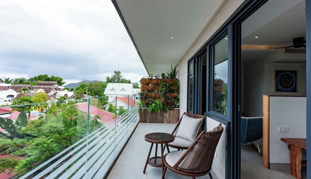 Joan Eco Relais