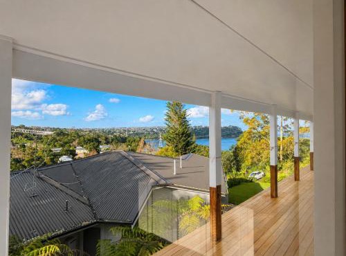 Secluded 5BR Retreat w Bay Views & 5-min to Beach in Auckland
