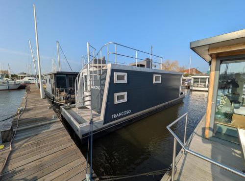 Secret Escape Houseboat "Trancoso"near Amsterdam 20 min in Monnickendam