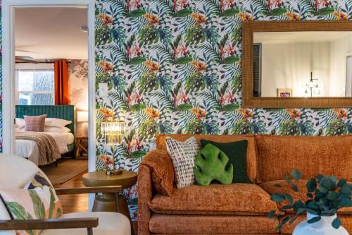 Raleigh's Most Wanted - Relax, Games, & Cozy Comfort in Raleigh