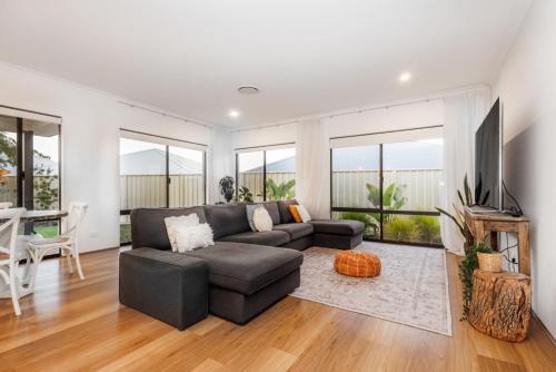 Pet-friendly. Bright and Spacious Dunsborough Home in Dunsborough